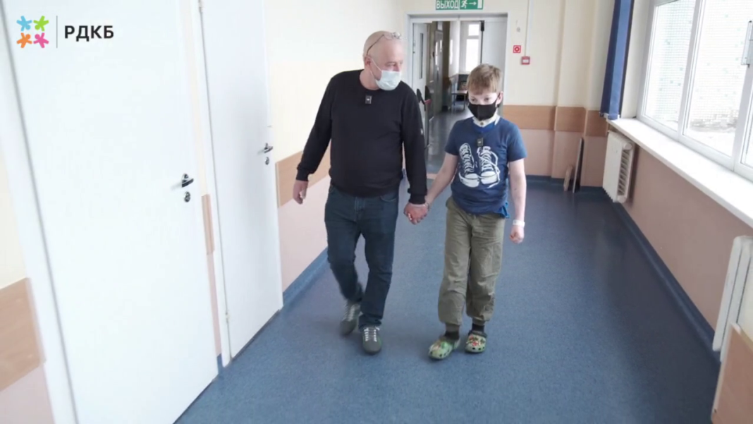 Не все прижилось: у мальчика из Сочи, лишившегося лица из-за хаски, осложнения после пластики