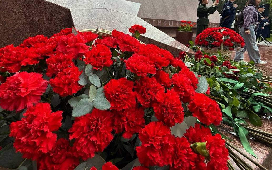 23 февраля в Сочи: у мемориала в Завокзальном вспоминали павших бойцов