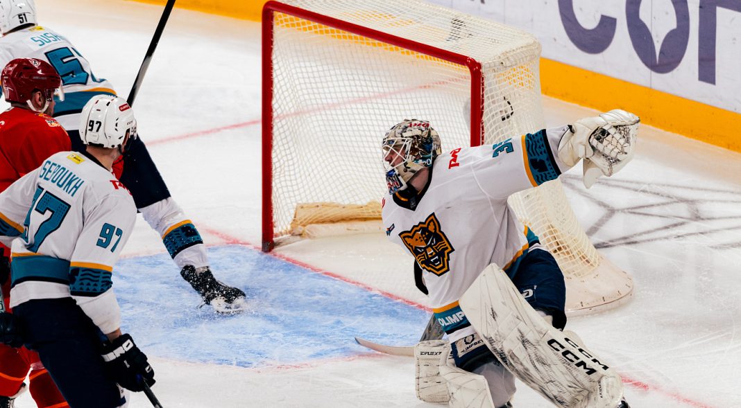 Возвращение Самсонова не помогло ХК «Сочи» избежать поражения от «Автомобилиста»