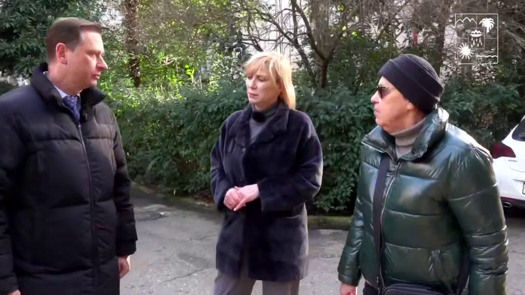 Вместо чистоты — стройматериалы под окнами: мэр Сочи обошёл городские улицы