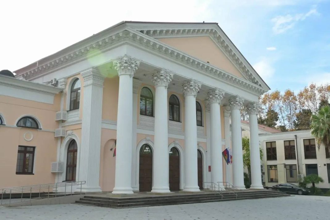 В администрации Сочи появились два новых департамента и отдел по защите участников СВО