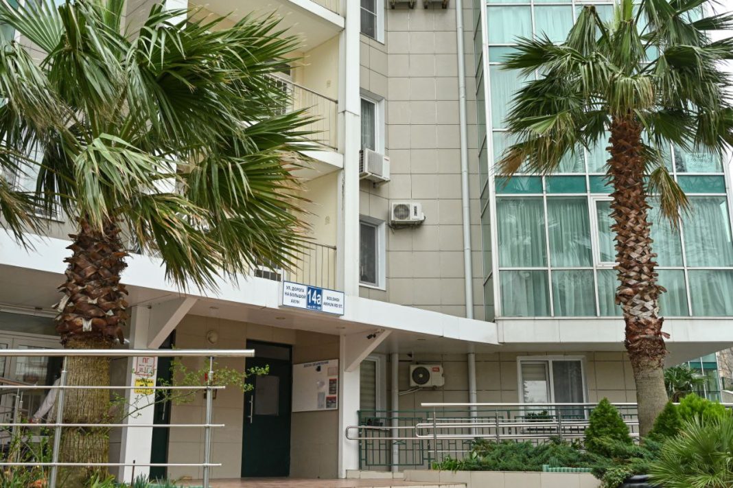 Власти Сочи провели выездную проверку оползневых зон на Малом Ахуне