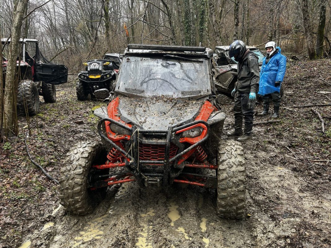 В Сочинском нацпарке сорвали несанкционированный массовый заезд на багги