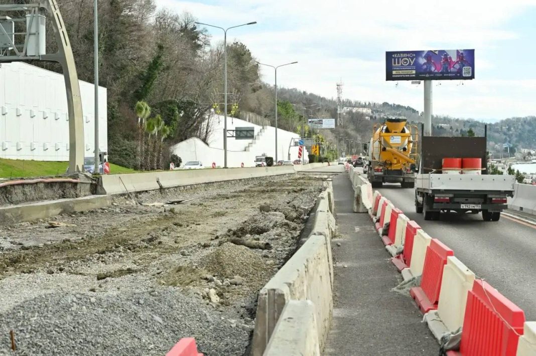 Власти Сочи рассчитывают запустить полноценное движение на проблемном участке трассы А-147 до лета