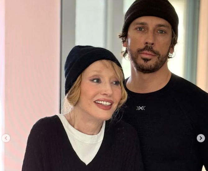 «Она с костылем?»: странные новые фото Пугачевой напугали россиян