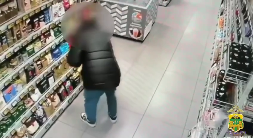 Рейды по супермаркетам: сочинского рецидивиста поймали на краже кофе и масла