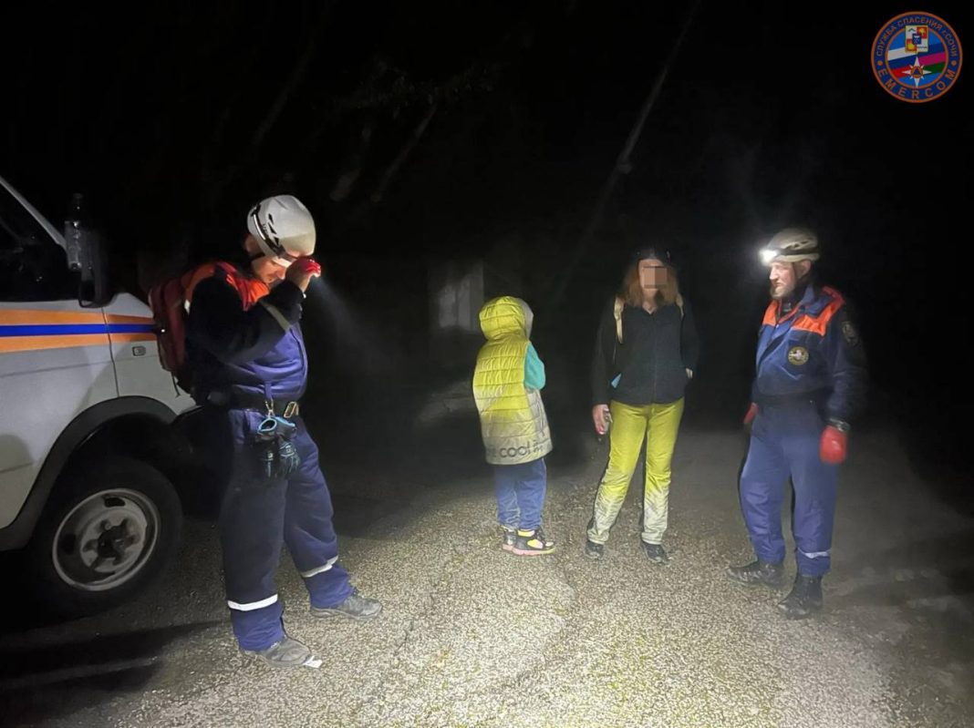 Женщина и 8-летний ребенок ушли в Тисо-самшитовую рощу и не вернулись