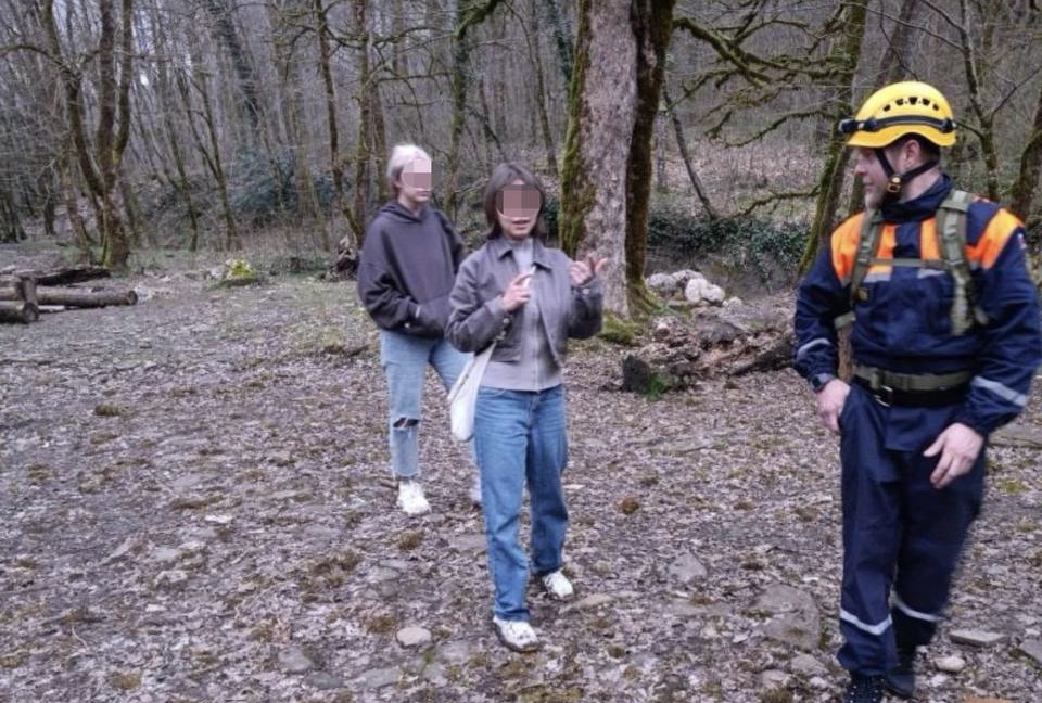 Две юные сочинки исчезли в районе Орлиных скал