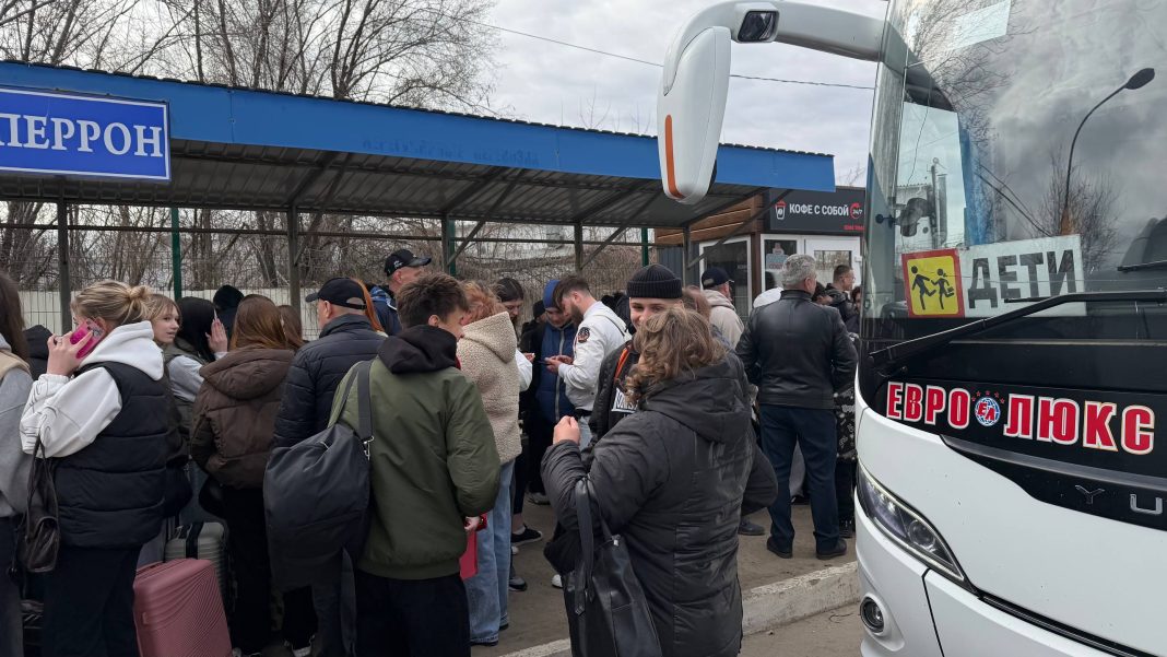 Школьники из ЛНР отправились в Сочи по программе «Культурная карта 4+85»