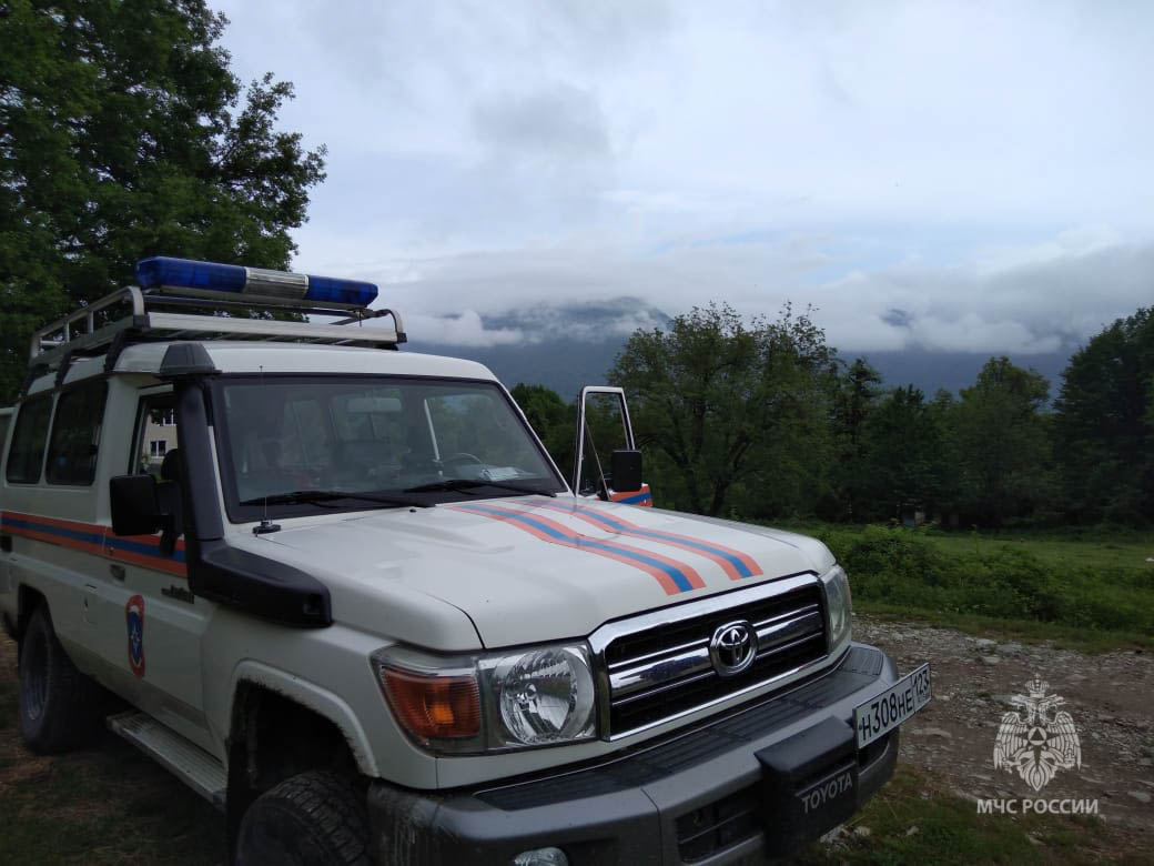 Спасатели отправились на поиски 52-летней сочинки, исчезнувшей в горах