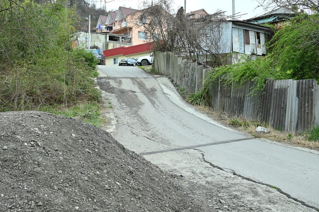 Мэр Сочи лично разобрался с оползнями в Барановке: причина найдена