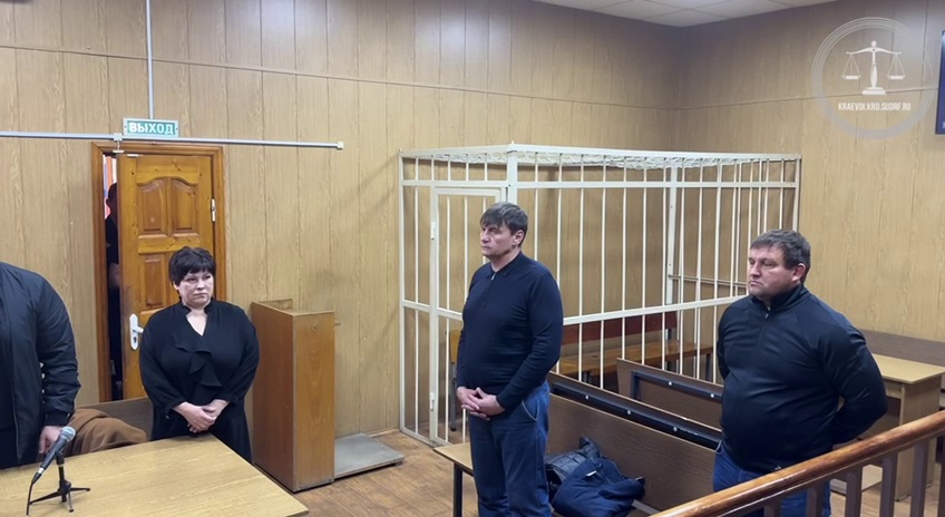 Крики, удары и разбитый айфон: экс-замначальника полиции Краснодарского края осудили за хулиганство