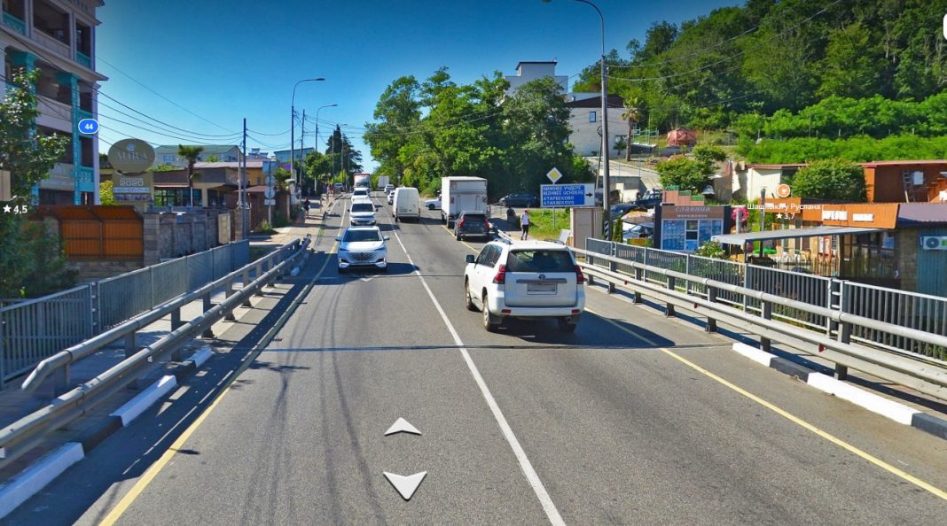 На трассе Джубга — Сочи введут реверсивное движение из-за ремонта моста через Уч-Дере