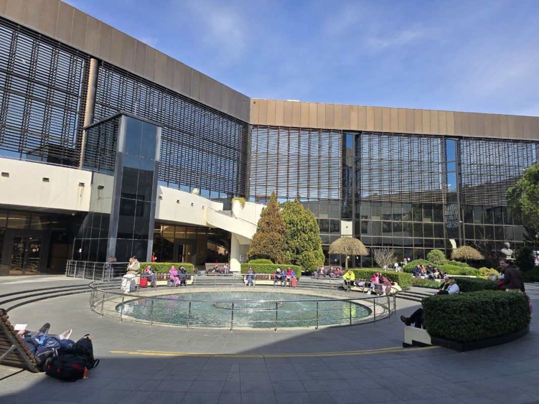 52 борта на вылет и 35 на прилет: сочинский аэропорт сократил отставание от графика