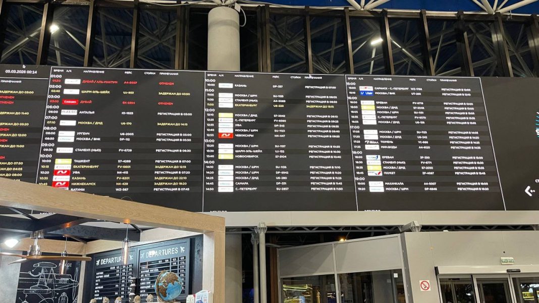 В аэропорту Сочи остаются задержки на 14 рейсов