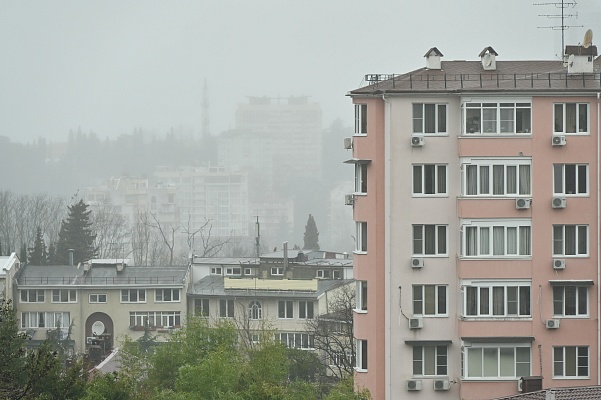 Опасность на дорогах: в Сочи 27 марта ночью и утром ожидается туман