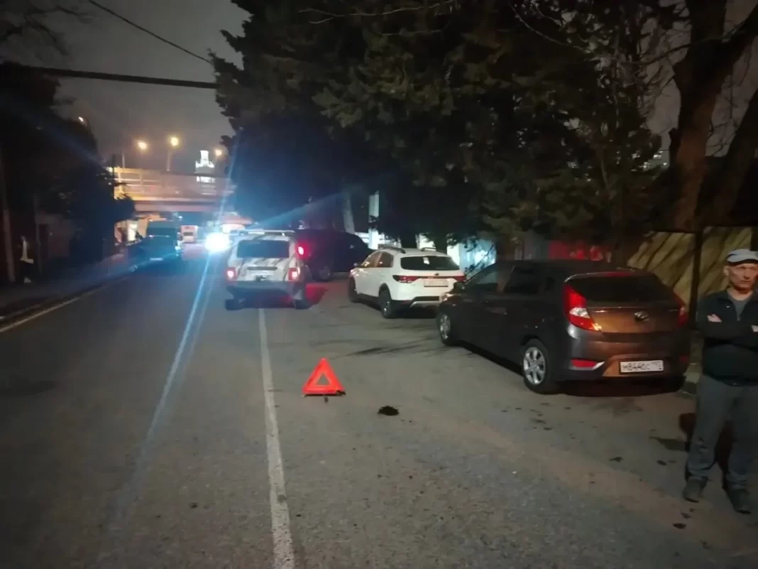 В Сочи водитель сбил переходившую дорогу 16-летнюю девушку
