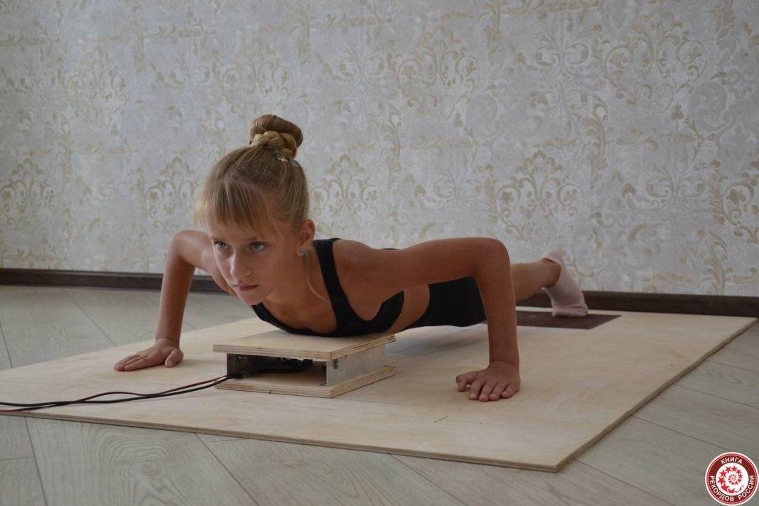 9-летняя девочка из Краснодарского края побила рекорд по отжиманиям и вошла в мировую историю