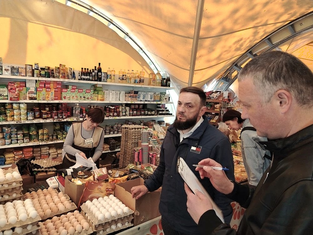 Семь легальных ярмарок и рейд против стихийной торговли: в Сочи следят за качеством продуктов