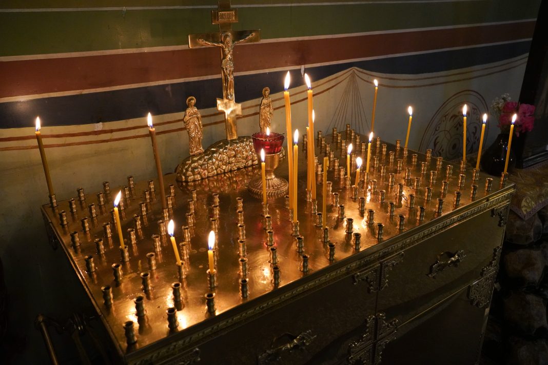 Радоница-2026: когда, как поминать, что нельзя, суть