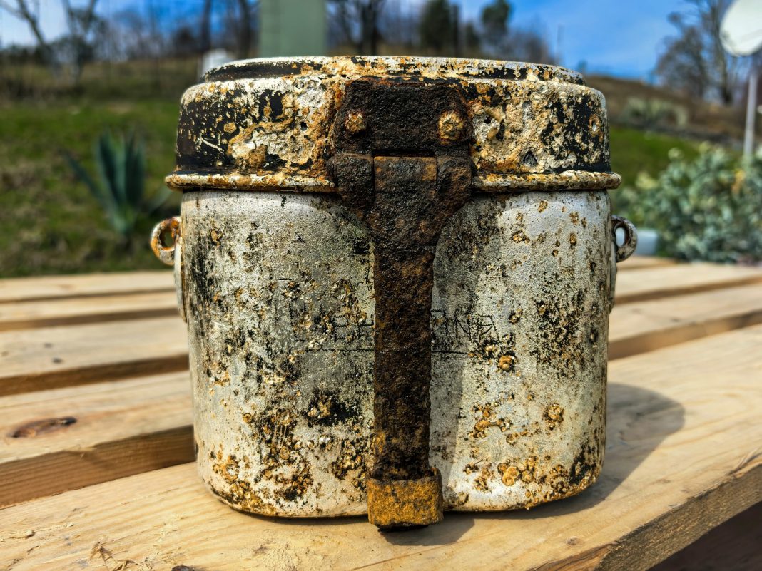 Один котелок — четыре судьбы: в Сочи поисковики установили возможных владельцев реликвии с надписью «Шенгелия»