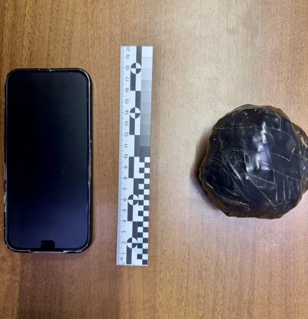 В рюкзаке закладчицы нашли 306 капсул прегабалина: жительница Сочи арестована В рюкзаке закладчицы нашли 306 капсул прегабалина: жительница Сочи арестована