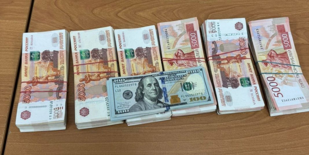 Сумму более 3 млн в рублях без декларации пытались вывести в Грузию через аэропорт Сочи