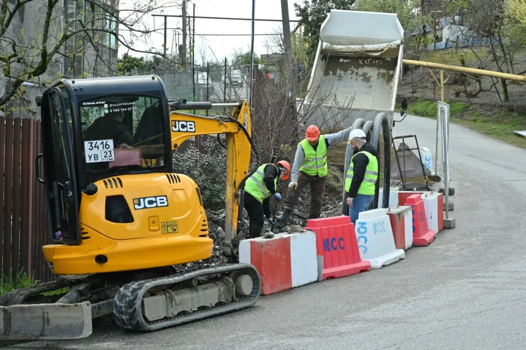 Прошунин: жители сочинской Барановки почувствуют улучшение водоснабжения уже летом Прошунин: жители сочинской Барановки почувствуют улучшение водоснабжения уже летом