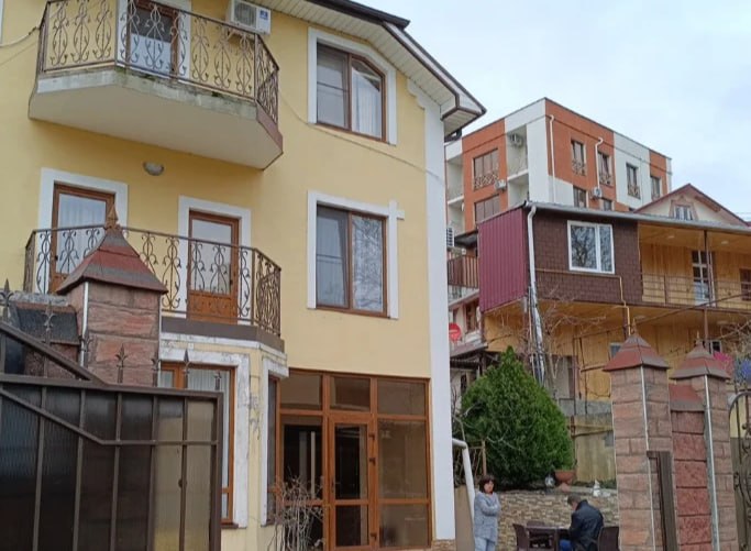 Сочинские экологи пресекли сброс нечистот на рельеф в Адлерском районе