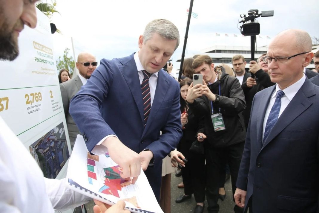 100 единиц техники одновременно: Минтранс раскрыл детали обновления МАПП «Адлер»