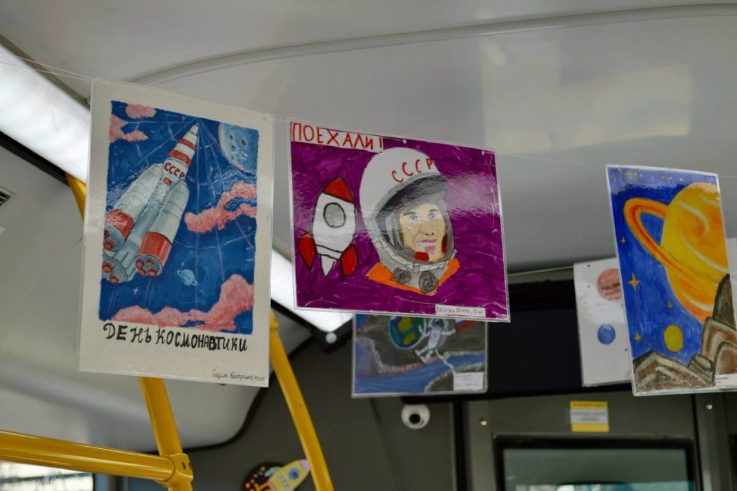 В Сочи запустили тематический автобус в честь Дня космонавтики