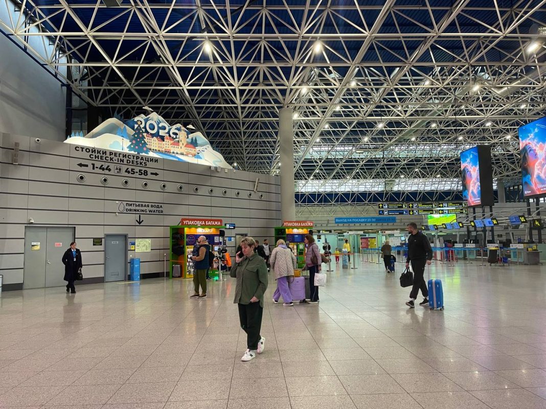 Ограничения сняты: аэропорт Сочи возобновил прием и выпуск самолетов в полном объеме