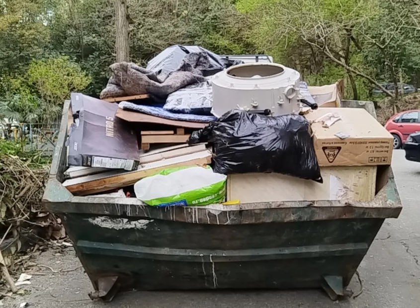 За день в центре Сочи вывезли 209 кубометров мусора