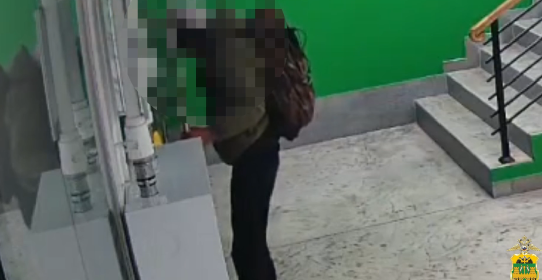 Противоугонный замок не спас 15 телефонов: дерзкая кража раскрыта сочинскими оперативниками Противоугонный замок не спас 15 телефонов: дерзкая кража раскрыта сочинскими оперативниками
