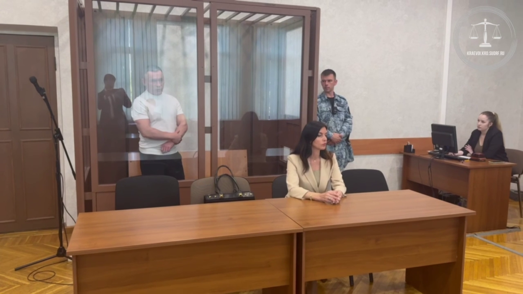 «Намеревался все вернуть»: экс-директор депозитария в Сочи получил 10 лет за хищение 220 млн рублей из арендованных ячеек «Намеревался все вернуть»: экс-директор депозитария в Сочи получил 10 лет за хищение 220 млн рублей из арендованных ячеек