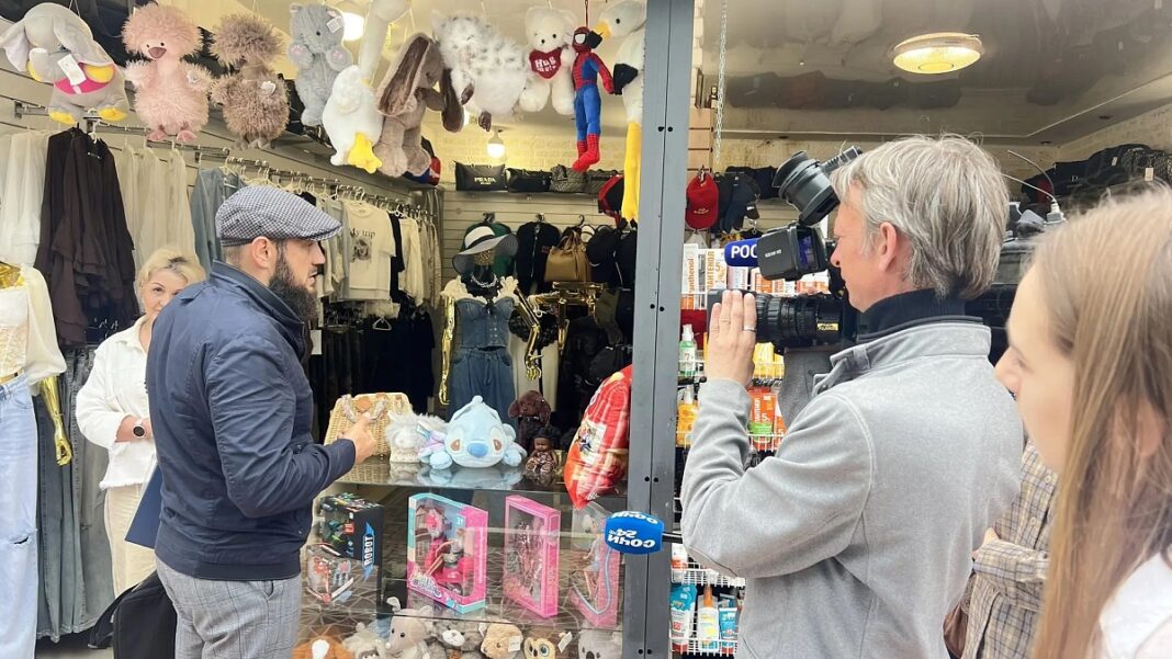 Нелегальным торговцам в Сочи напомнили о законе: 12 точек попали под проверку в Адлерском районе Нелегальным торговцам в Сочи напомнили о законе: 12 точек попали под проверку в Адлерском районе