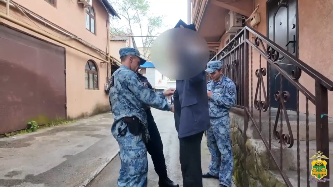 Итоги «Правопорядка» в Сочи: раскрыты четыре преступления, проверены 53 объекта, обнаружен один беглец Итоги «Правопорядка» в Сочи: раскрыты четыре преступления, проверены 53 объекта, обнаружен один беглец