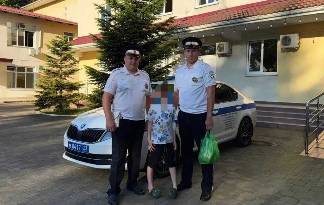 Спасённая жизнь: в Сочи инспекторы ДПС с мигалками доставили ребёнка в больницу Спасённая жизнь: в Сочи инспекторы ДПС с мигалками доставили ребёнка в больницу
