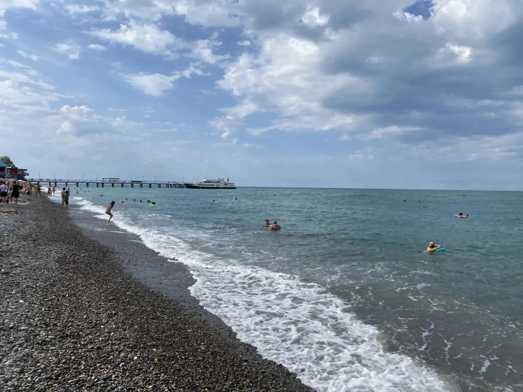 В Сочи продолжается экологический мониторинг: пляжи и морская вода соответствуют санитарным нормам В Сочи продолжается экологический мониторинг: пляжи и морская вода соответствуют санитарным нормам