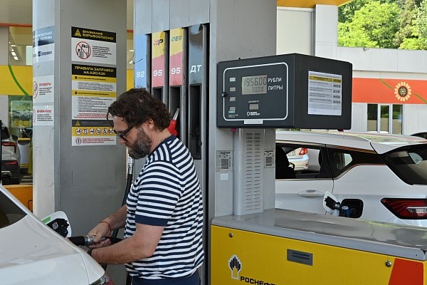 Топливного дефицита нет: в Сочи проверили работу автозаправок Топливного дефицита нет: в Сочи проверили работу автозаправок