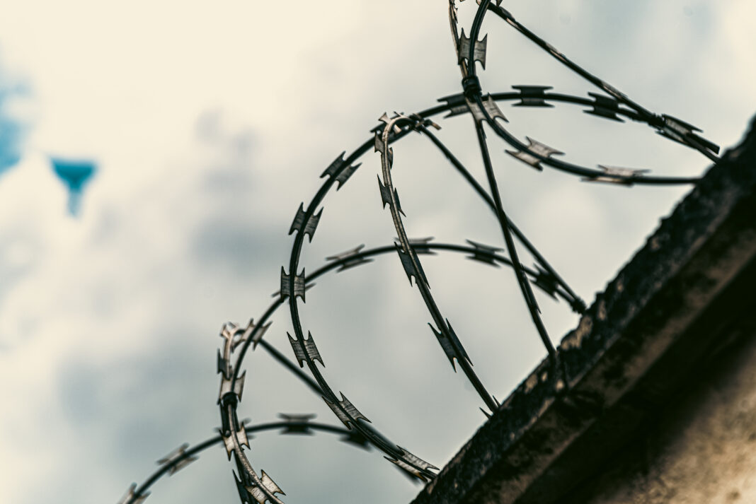 Нож в спину: сочинец обвиняется в покушении на убийство сожительницы Нож в спину: сочинец обвиняется в покушении на убийство сожительницы
