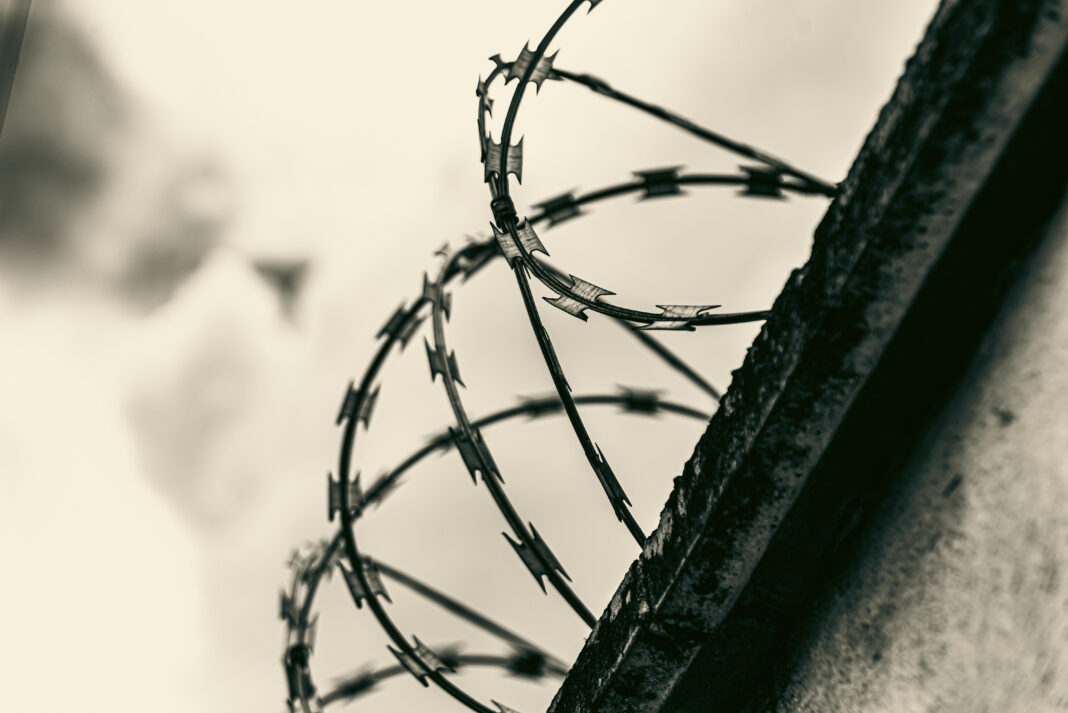 Житель Ейска чуть не совершил теракт: ножи, бомба и манифест в интернете Житель Ейска чуть не совершил теракт: ножи, бомба и манифест в интернете