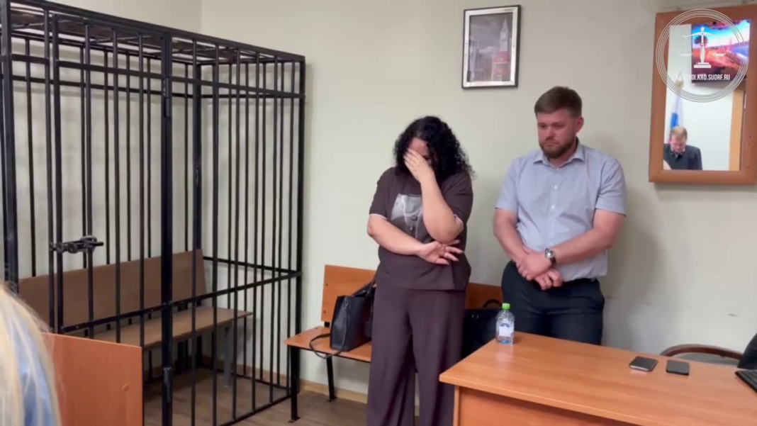 Рэкетир в белом халате: экс-глава отделения хосписа в Краснодаре получила реальный срок Рэкетир в белом халате: экс-глава отделения хосписа в Краснодаре получила реальный срок