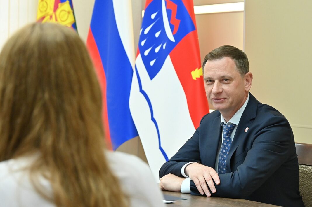 На приеме мэра Сочи рассмотрены вопросы поддержки семей участников СВО и детей-сирот На приеме мэра Сочи рассмотрены вопросы поддержки семей участников СВО и детей-сирот