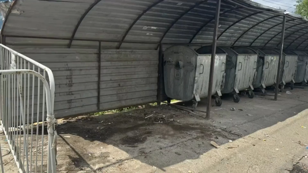 В Сочи нарушителя обязали вывезти незаконно сброшенный строительный мусор В Сочи нарушителя обязали вывезти незаконно сброшенный строительный мусор