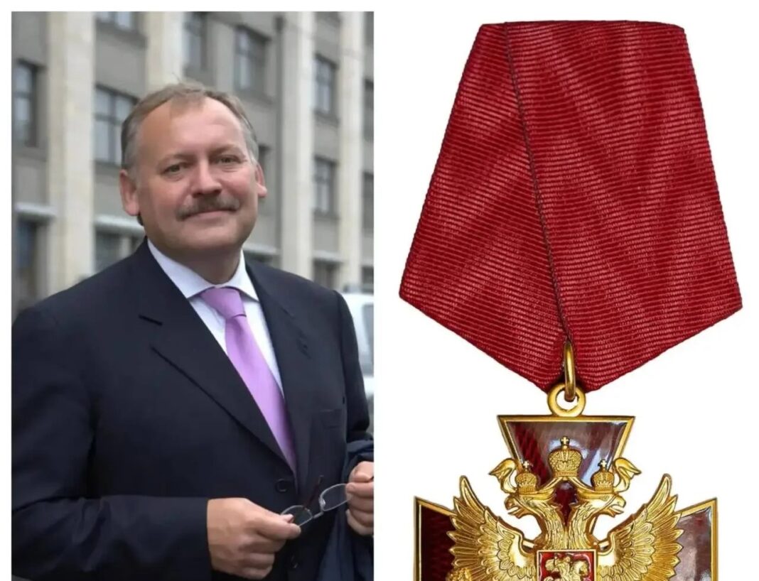 Владимир Путин наградил сочинского депутата Константина Затулина орденом «За заслуги перед Отечеством» Владимир Путин наградил сочинского депутата Константина Затулина орденом «За заслуги перед Отечеством»