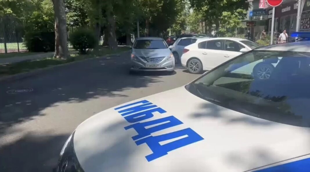В центре Сочи прошел рейд против нарушителей ПДД В центре Сочи прошел рейд против нарушителей ПДД