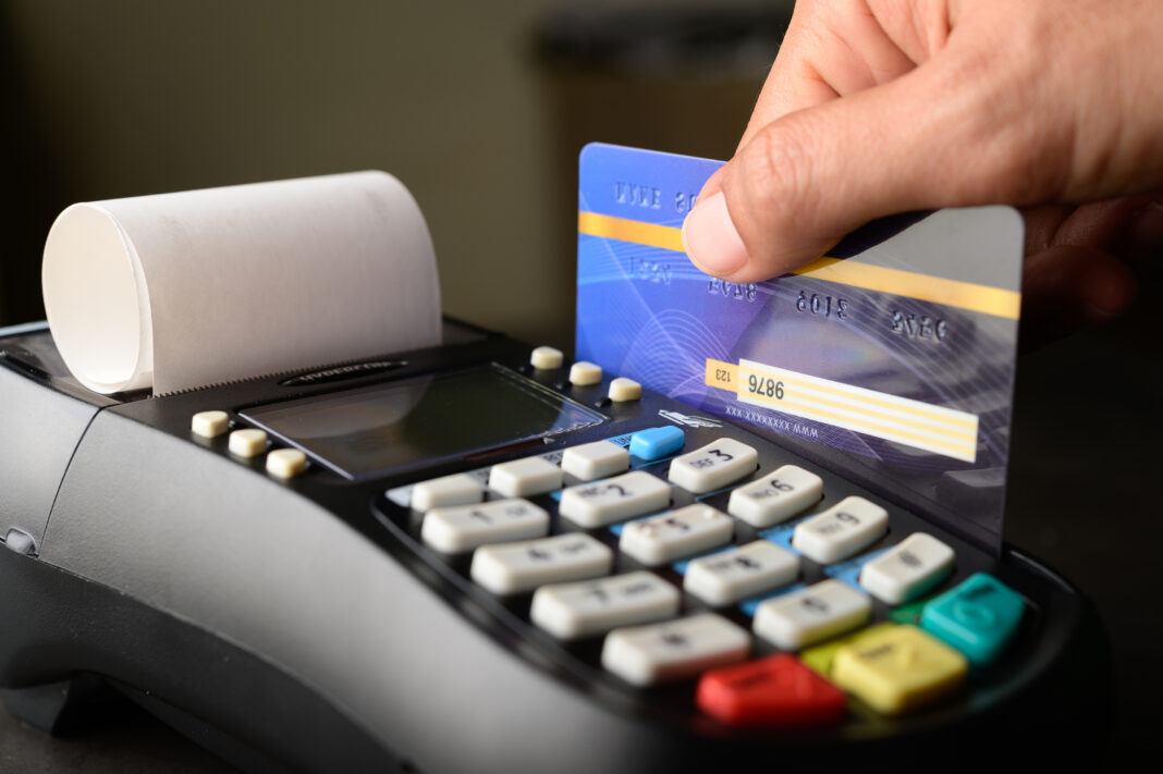 12 тысяч за продукты и шесть лет лишения свободы: в Сочи задержали мужчина за кражу банковской карты 12 тысяч за продукты и шесть лет лишения свободы: в Сочи задержали мужчина за кражу банковской карты