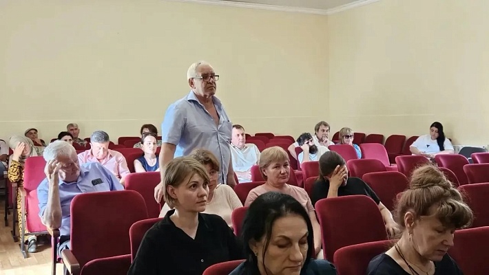 В ауле Калеж обсудили благоустройство, ремонт ДК и вопросы безопасности В ауле Калеж обсудили благоустройство, ремонт ДК и вопросы безопасности