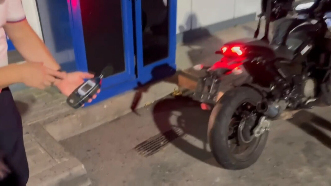В Сочи взялись за шумные автомобили: рейды против «гремящих» выхлопов В Сочи взялись за шумные автомобили: рейды против «гремящих» выхлопов